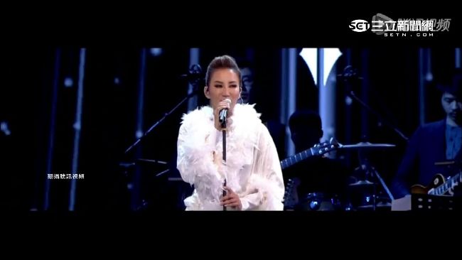 時尚大秀欽點！　李玟再創華人之光