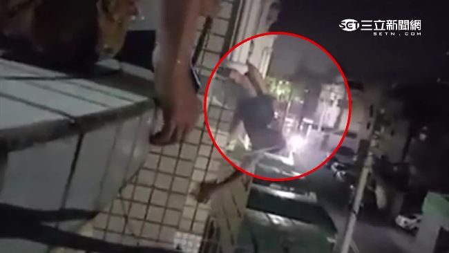通緝犯跳樓警抓腳　懸空吼「我會怕」