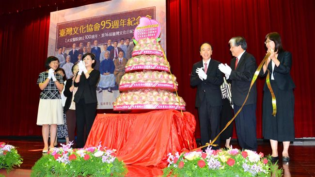 義美高志明：政府財經人才嚴重斷層