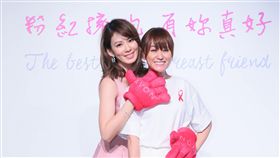 粉紅擁抱！Melody竟跟海芬當眾互摸胸部