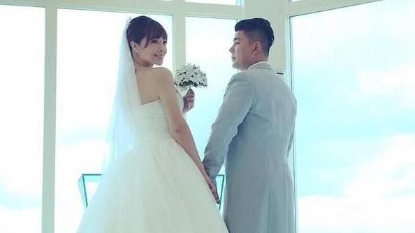 恭喜！G奶書法家趙芸　披爆乳白紗嫁