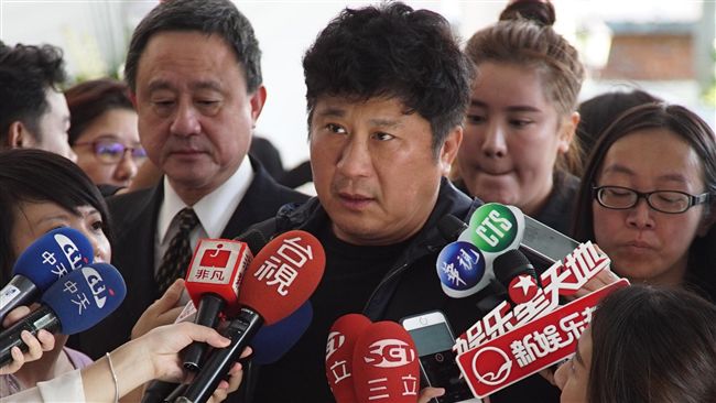 黃義雄追思會　胡瓜忍病痛送最後一程