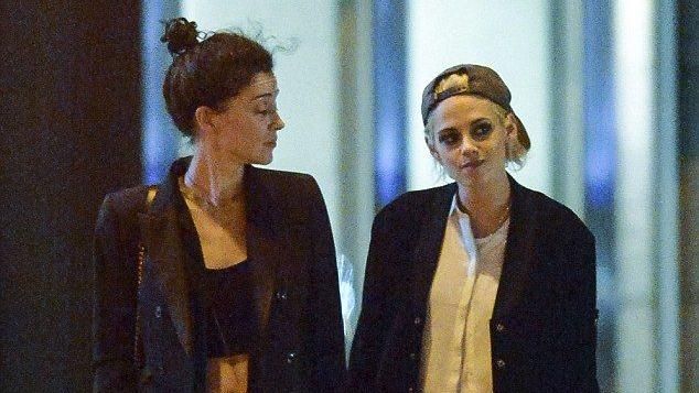 暮光女又有新歡　高調談蕾絲情