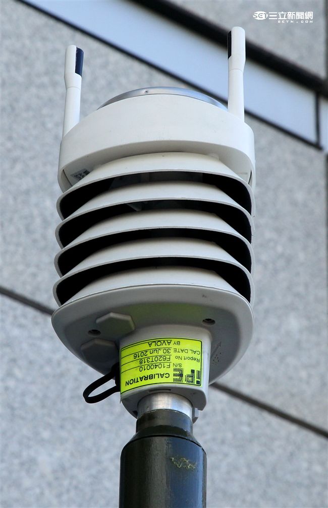 機動式航空氣象觀測系統。（記者邱榮吉/攝影）