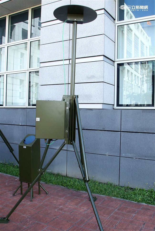 機動式航空氣象觀測系統。（記者邱榮吉/攝影）