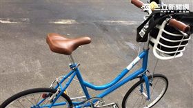 警方兩天尋獲環島「小藍」，李依瑾PO文感謝警員（翻攝李依瑾臉書）