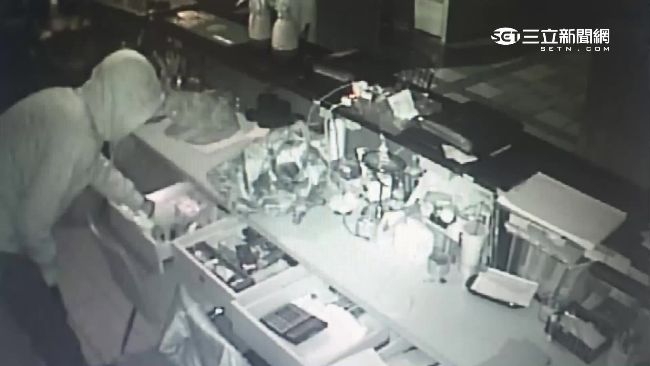 通緝犯偷夜店觸警鈴　警封鎖大樓逮人