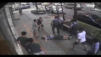 幫忙按電梯卻遭打　男控警辦案消極