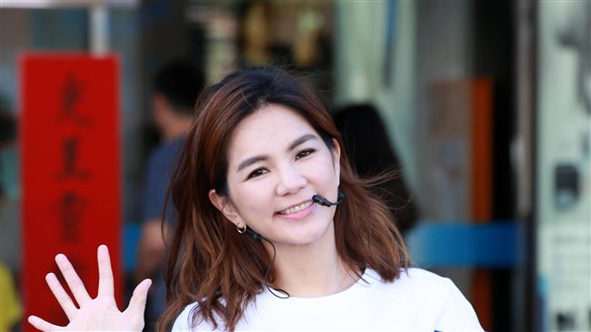 Ella有喜了？她在臉書上這樣回應
