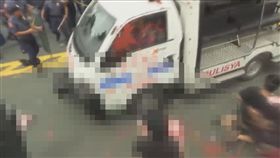 菲警開車狠輾示威者＿youtube