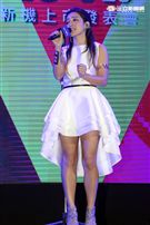 LARA梁心頤新歌幕後功臣現身。。（記者邱榮吉/攝影）