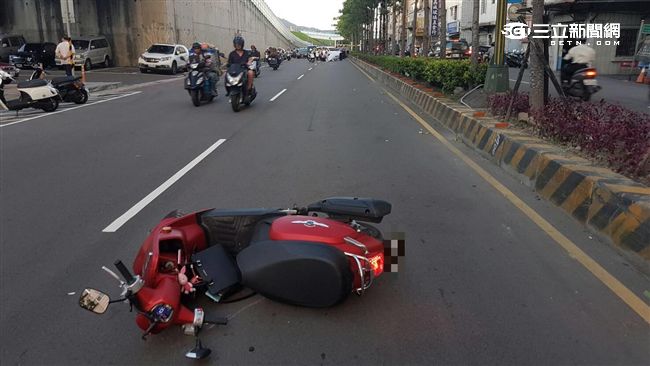 疑瞬間側風害摔車　女大生當場身亡