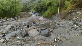 瑞港公路坍方，奇美國小營養午餐送不到（圖／中央社）