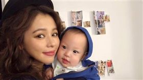 徐若瑄與兒子小V寶。（圖／翻攝自徐若瑄 Vivian Hsu臉書）