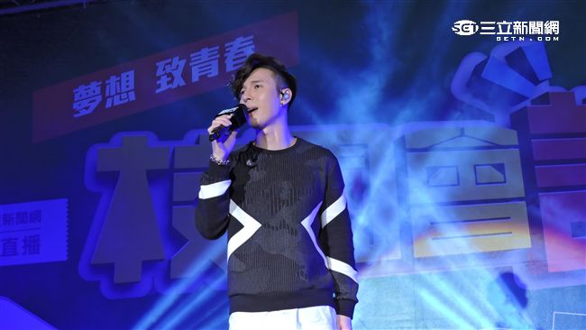 忘了關麥　陳勢安亂哼歌竟放送全校