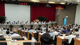 台灣大學22日召開校務會議，討論與國立台北教育大學合併案、國際學士學位學程等議程。中央社記者陳至中台北攝 105年10月22日 16:9