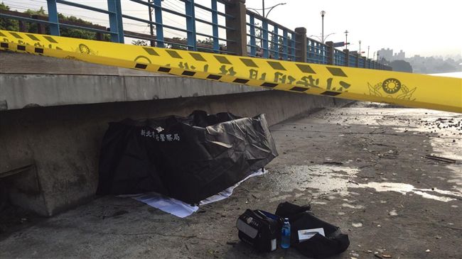男駕車投淡水河尋短　遺體今尋獲