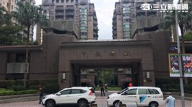 劉嫌懷疑女友與老大有染，憤而到「至善天下」連開16槍（翻攝畫面）