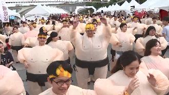 布偶裝升級　「充氣版」變裝衣正夯