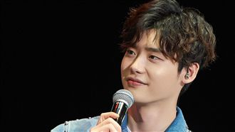 李鍾碩洗澡先洗這！自爆睡覺只穿內褲