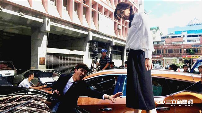 黃薇渟怕壓壞名車　謝佳見逗：先別吃