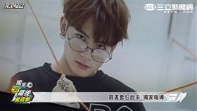 20161026拍照「工具」多！小樂拍華流帶一大包　圖／完全娛樂提供