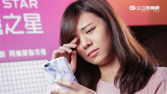 9成家長限孩子用手機時間　自己卻…