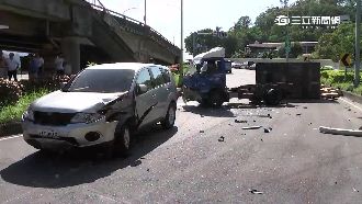 警連開12槍　嫌犯佔民車自撞後逃逸