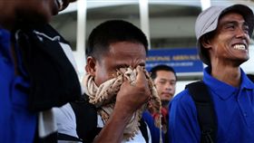 遭挾持船員抵達奈洛比_路透