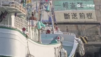 洪高雄事業交棒　露臉幫保健食品見證