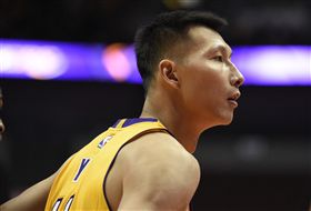 易建聯,湖人,扮演,角色,預期,主動,裁員　圖／美聯社／達志影像