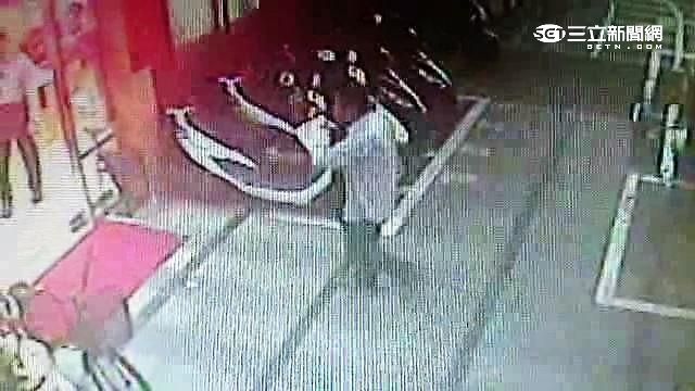 醉漢霸佔報案區　警勸離反遭罵五字經