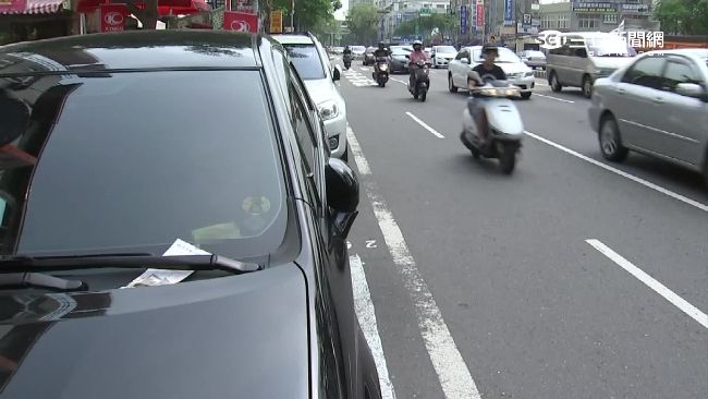 發送傳單用射的！超神機車哥恐吃罰單