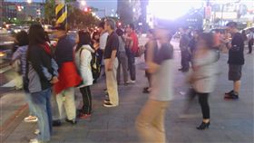 路人
https://www.flickr.com/photos/wishmebehappy/13922257324/in/photolist-ndgd4o-cauLj5-qWpyRb-614iFS-68w5GB-ndcGQF-4Wgaog-6vzj9y-nAtsme-bUiBGF-nXh379-7NCxHV-HoL54p-3jZr57-8MByCN-coXGqo-dhF55-8MytJ6-nDo2Yr-ojc8jB-FANpcg-CCyuTH-q6e3dP-8stakb-8hoz7u-8iPvZe-dJ2AWF-8yEP6B-8k8xD2-7VbXrH-deNceh-5qq6CP-qgCfAp-5hedPP-98y6Nv-8MBGLo-mGX8CD-GMrqWu-6tdQLj-E9fcs-5j97Xr-oDb7vt-auf7Bi-o6AM14-8e3Np4-gvypyi-7GTKmF-DXKT7F-YsTTQ-oamCGy