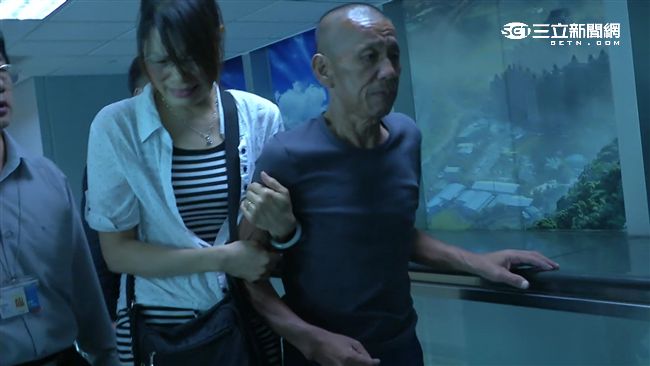 輪機長沈瑞章抵台　踏上台灣土地痛哭