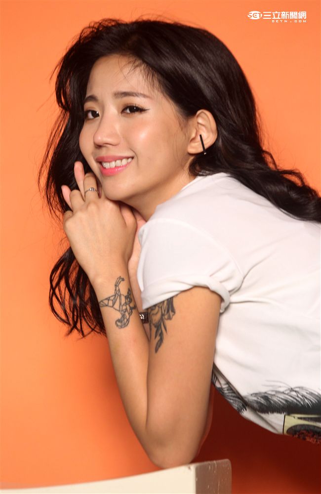 曖維多媒體/SEXY NUTS性感誌48期，陳艾琳拍攝現場。（記者邱榮吉/側拍）