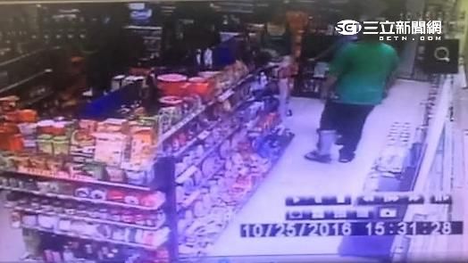 想吃霸王餐遭拒　男改持拐杖搶小吃店