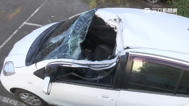失控聯結車撞告示牌　慘砸死對向駕駛