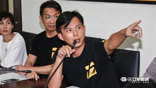 議事錄有錯？黃國昌：陳瑩沒宣讀提案