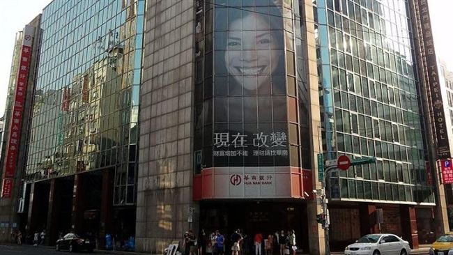 牙材商詐貸案　華南總經理賴明佑交保