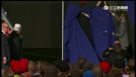 美國大選決戰日剩不到2個星期，不過川普前兩天飛到華府，替新開幕川普飯店剪綵，挨批利用競選之便替自家企業打廣告。但雖然討論度增加，但是因為爭議形象，川普旗下飯店自從去年以來，訂房率大跌6成，傳出飯店甚至降價來搶客！