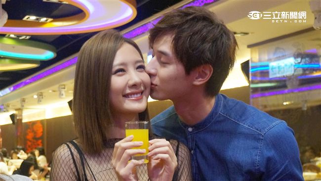 狼王子殺青酒會！「澤蜜CP」甜吻別