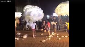 雲朵,中山,捷運站,裝置藝術,家教,公德心,原創者,作品,得獎(https://www.facebook.com/gao.z.ni/videos/1236995519673247/)