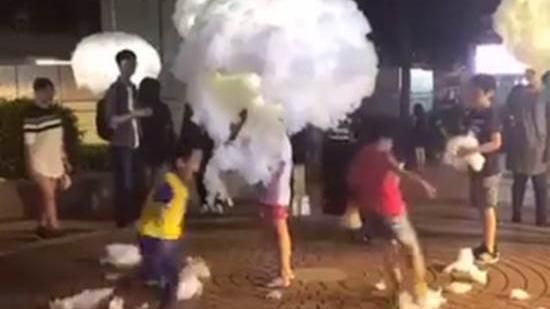 雲朵裝置藝術遭破壞　北市：暫不求償