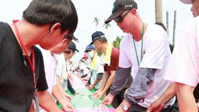 萬巒鄉百尺粄條　打破金氏最長紀錄　中央社