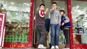 大陸,動粗,清潔員,狗　圖／翻攝自微博