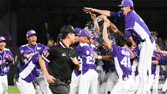 九局上精彩逆轉　義大勇奪中職總冠軍