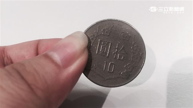 他差十元回不了家　路人暖舉讓他落淚