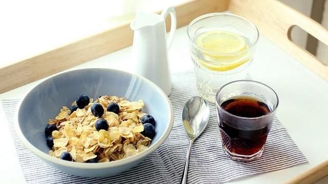 早餐喝完奶茶就想睡？營養師這樣說…