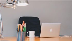 辦公桌,辦公室,職場,工作,上班族（圖／Pixabay）